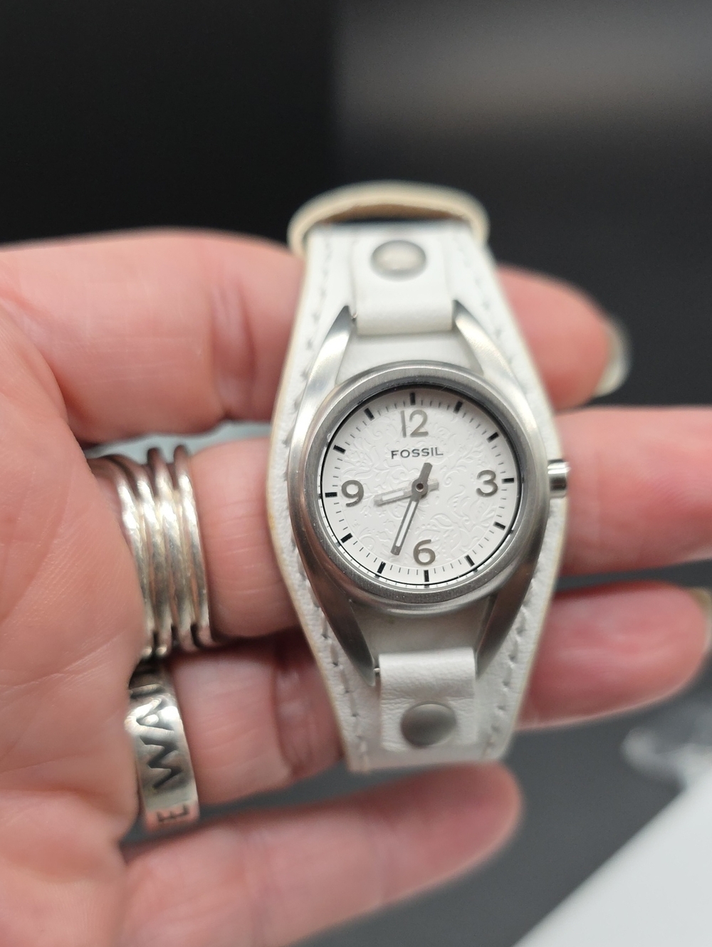 NWOT Fossil Women's White Leather Strap Analog Watch needs battery